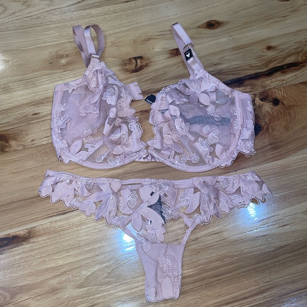 Victoria’s Secret dream angels set unlined lace wired bra 34DDD 36DD thong S